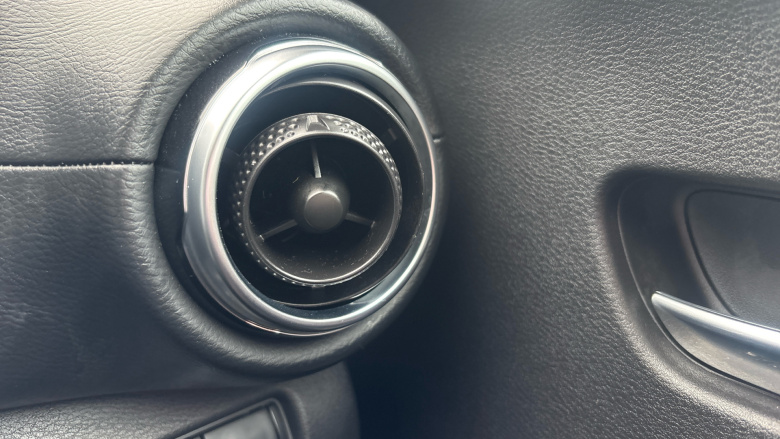 Nissan Juke 1.6 Hybrid Tekna 5dr Auto Hybrid Hatchback